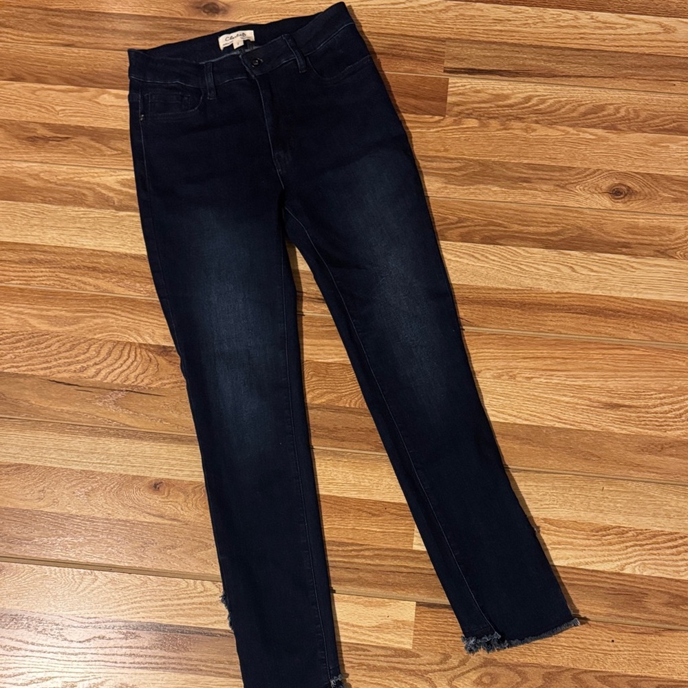 CHARLIE B Dark Wash Cropped Jeans